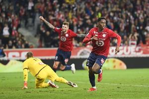 意媒：尤文考虑免签戴维，球员索要700万欧年薪+1000万欧签字费