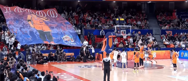 宝盈APP-里程碑！王哲林2+1打进得到10000分，罚球时现场球迷高喊MVP